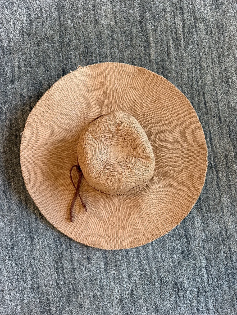 Women’s Wide-Brim Straw Sun Hat in Tan